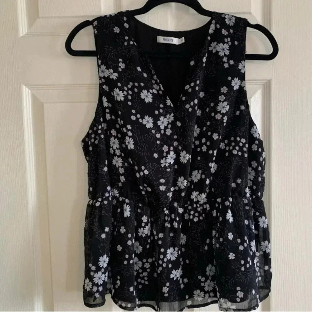 Floral Flowy Sleeveless Top
